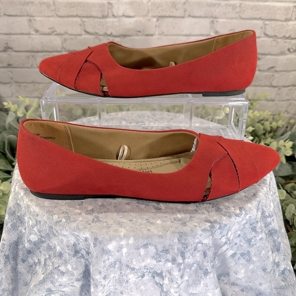 Massini Amelia Red Faux Suede Cross-Band Pointed Toe Comfort Flats WMS 8.5M❤️GUC - Picture 6 of 11